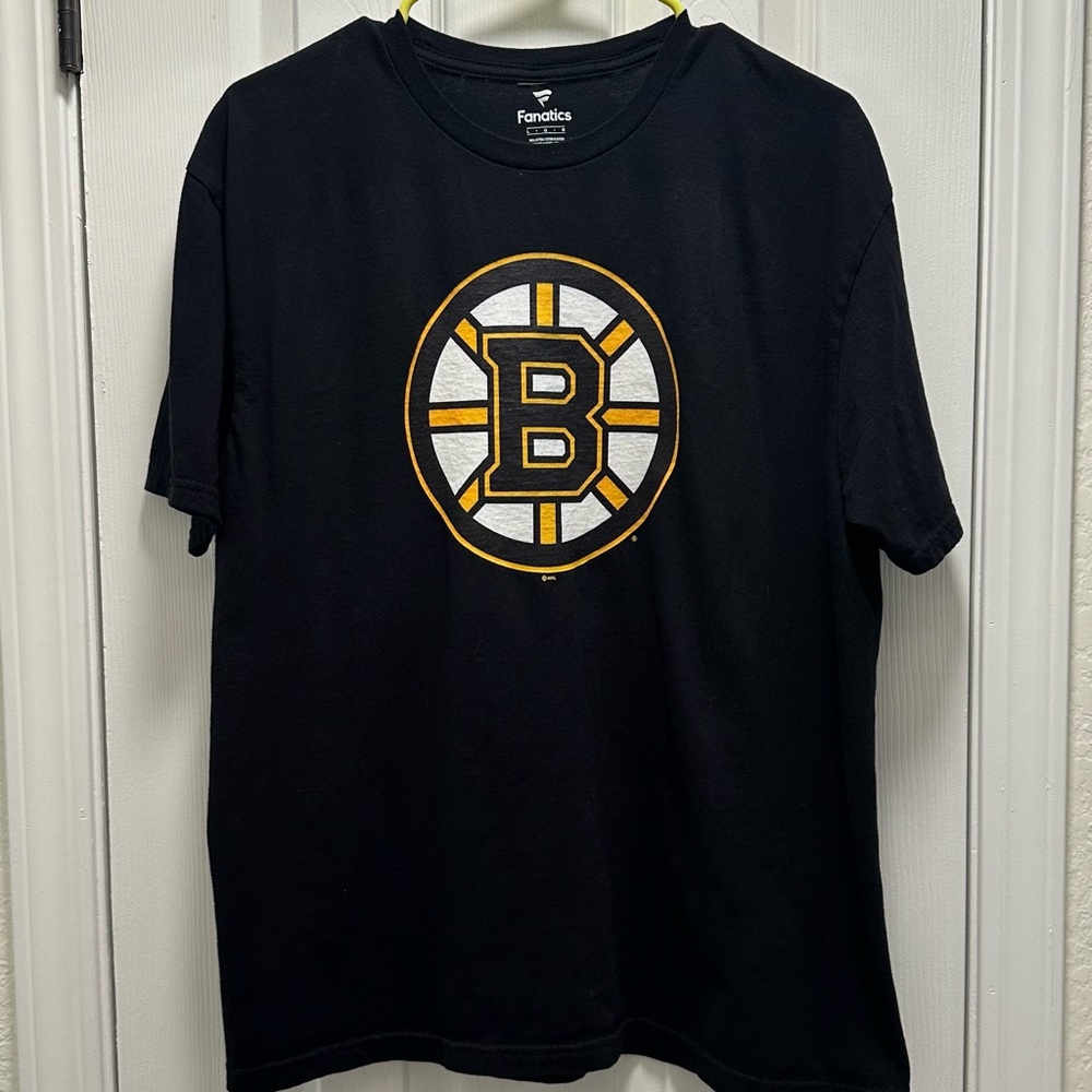 Boston Bruins NHL Black Core Primary Logo T-Shirt L